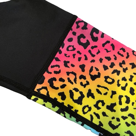 Zyia Active Leggings Black Rainbow Leopard
Light N Tight Crop High Rise Size 2 - Picture 6 of 9